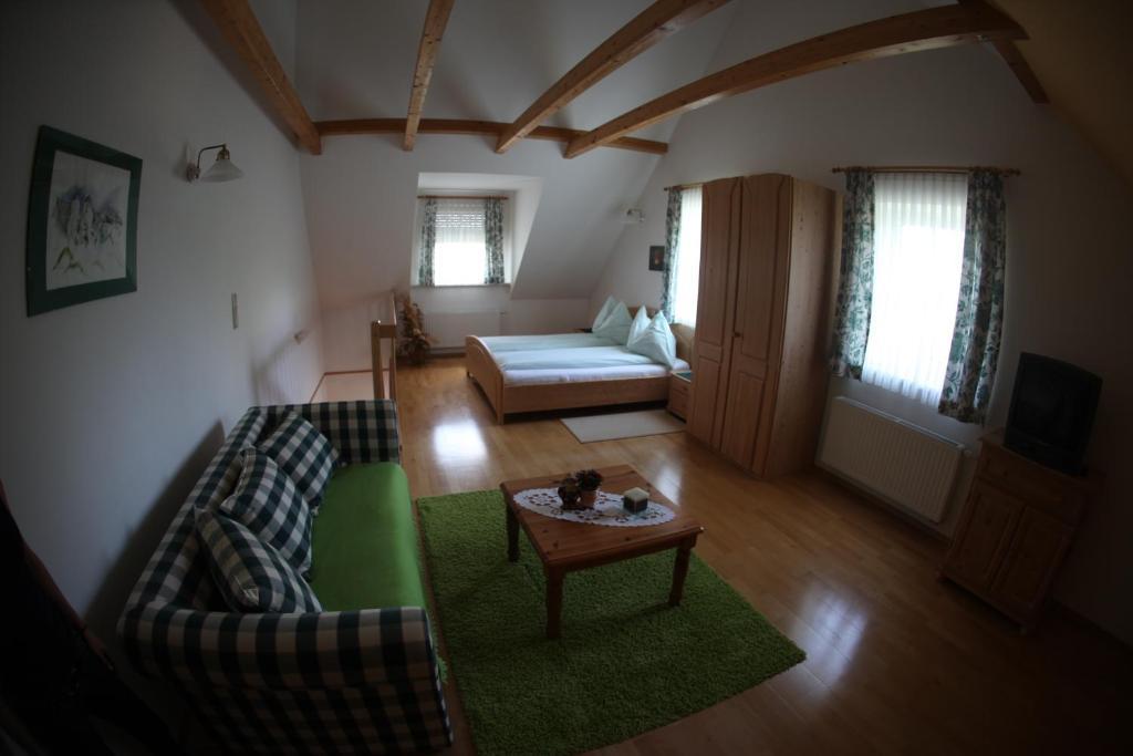 Uhudler-arkaden Apartment *